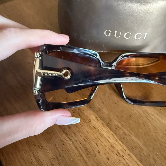 Gucci GG 2562/S Horsebit Sunglasses.